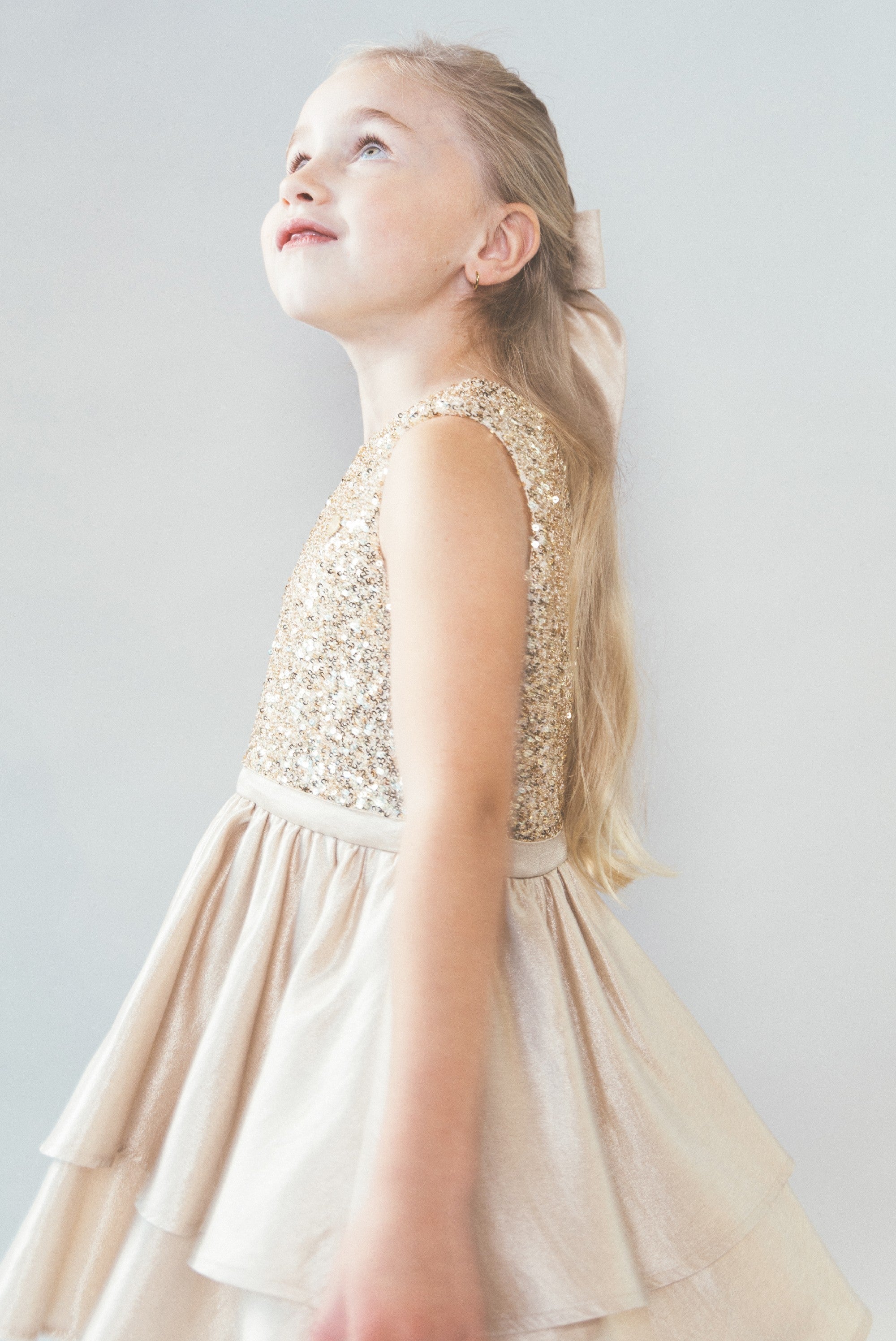 Le Chic SHINY feest jurk. Golden Glow