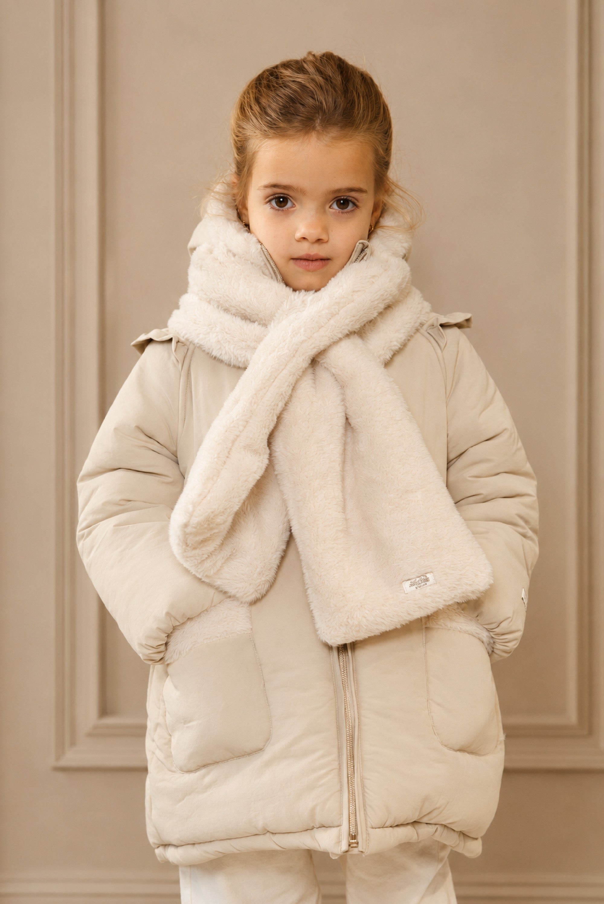 Le Chic RIANNA furry sjaal - Antique White
