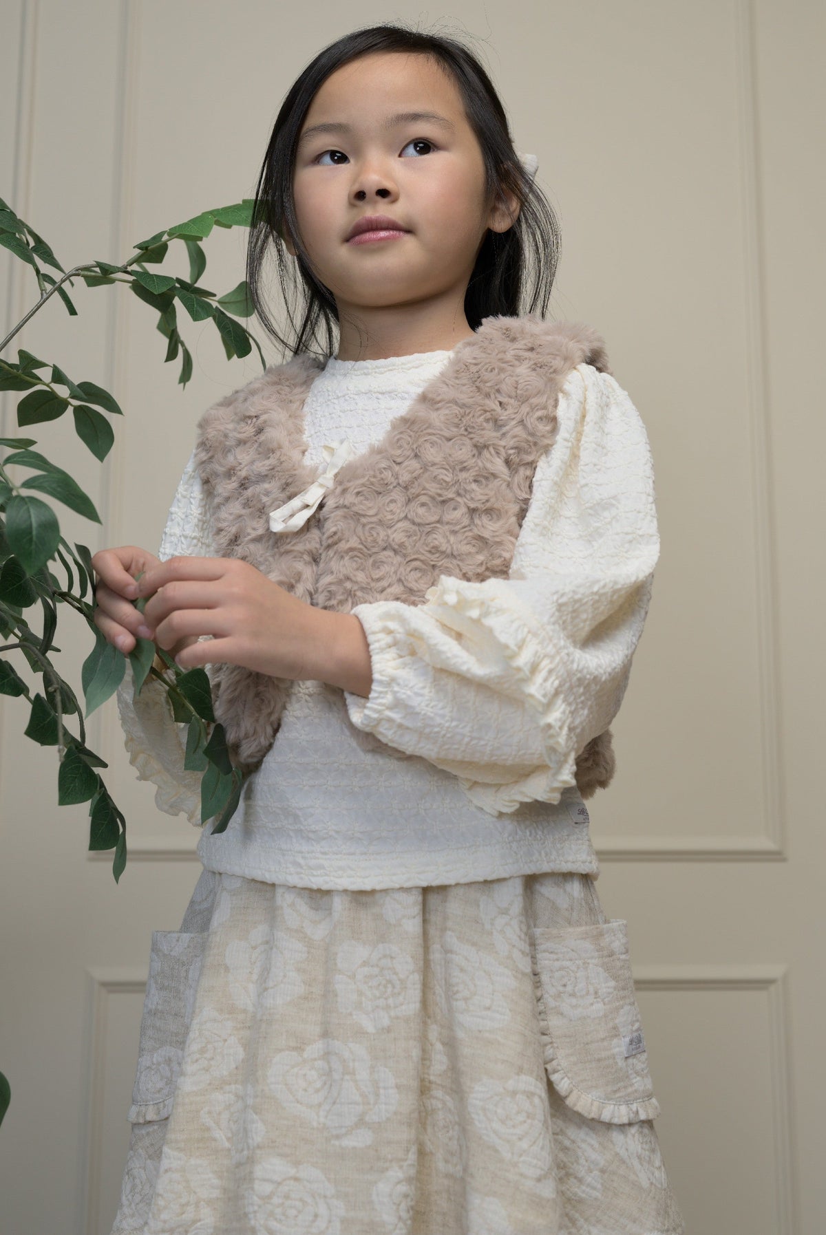 Le Chic Elosa Furry Gilet - Dune