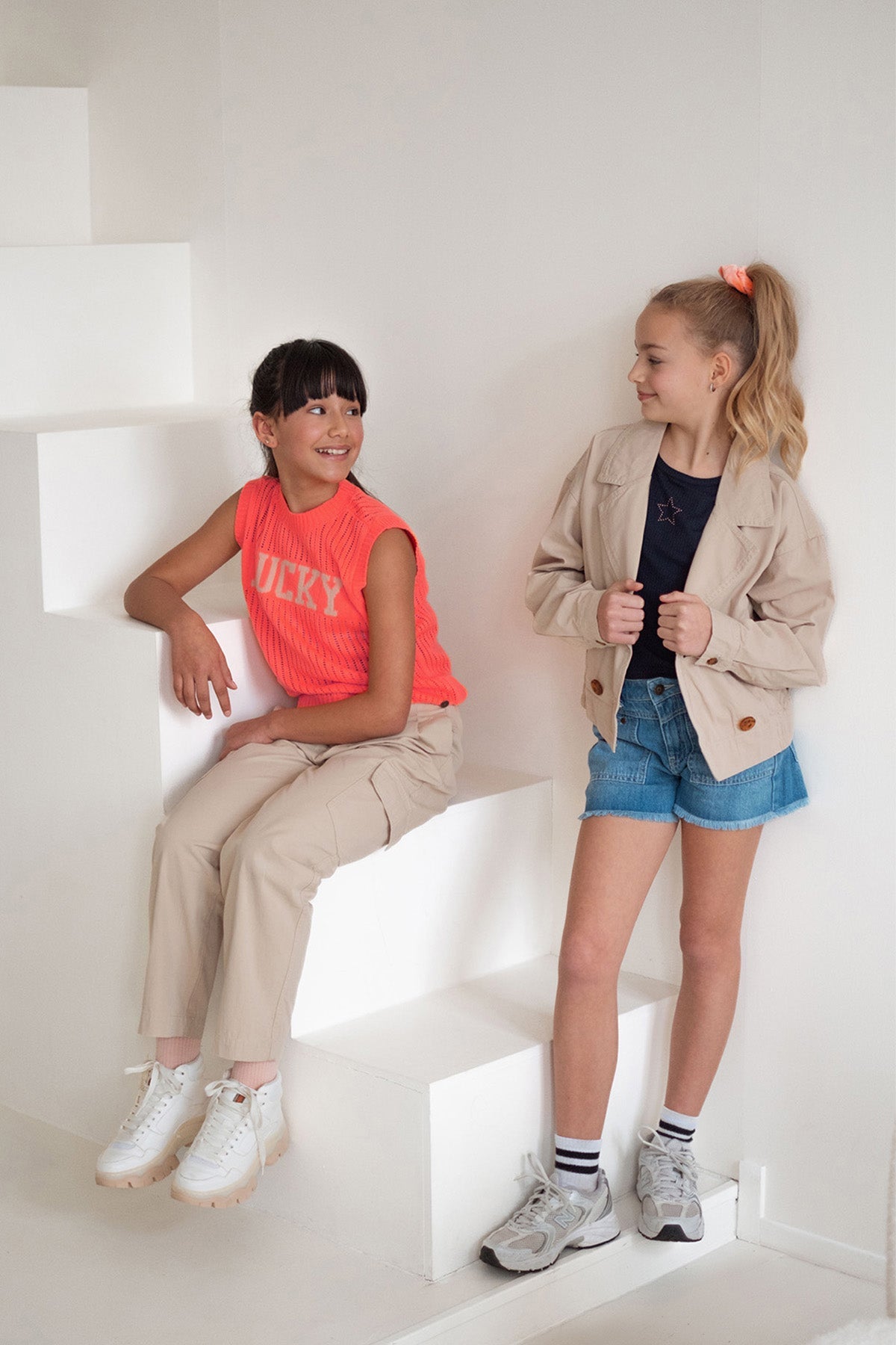 Like FLO Akon jacket warm sand