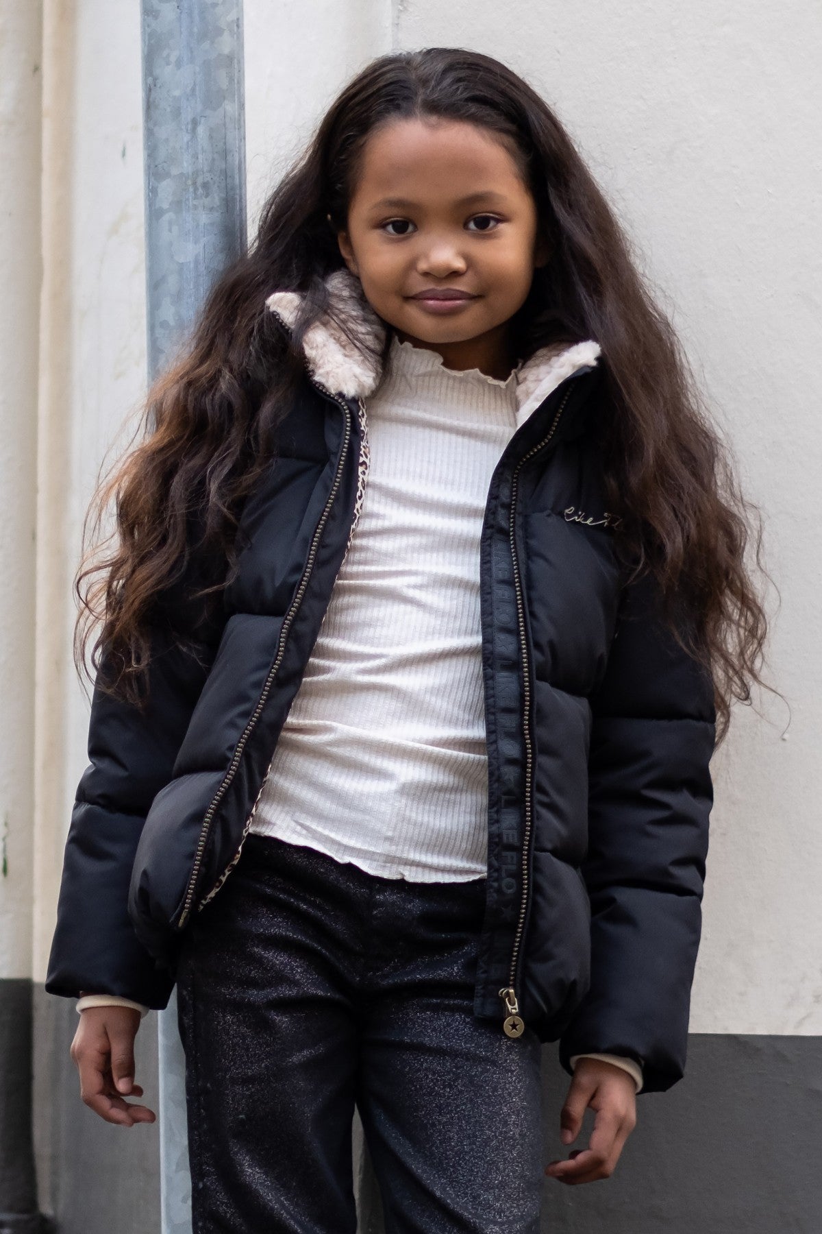 Like Flo Aelin jas Antra