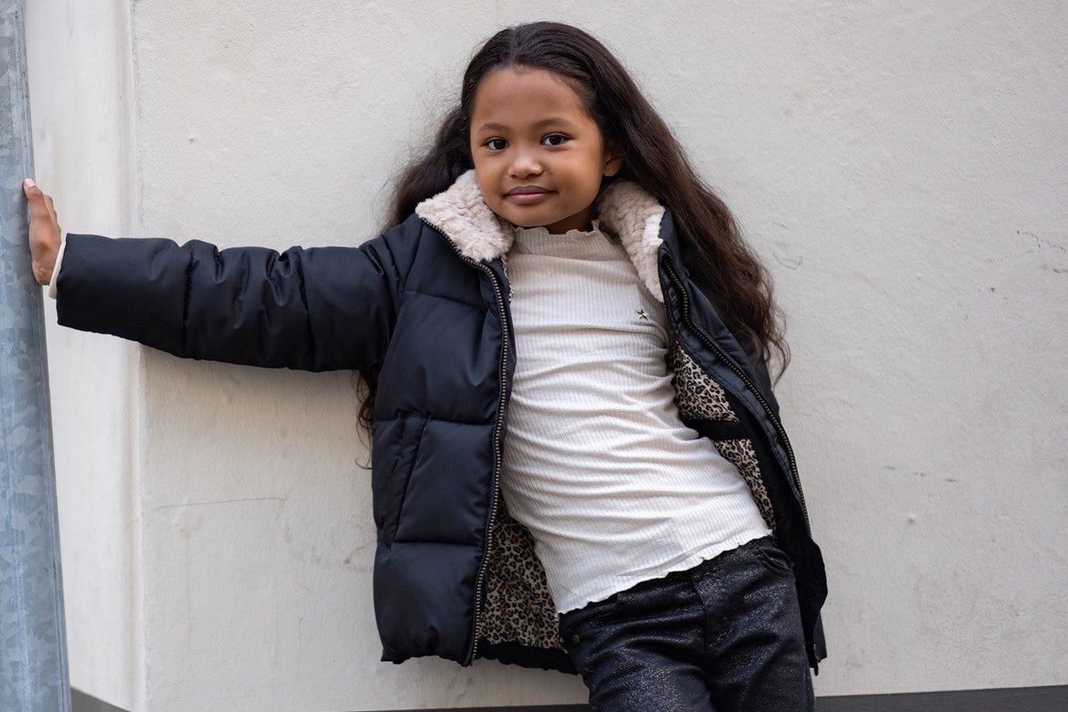 Like Flo Aelin jas Antra