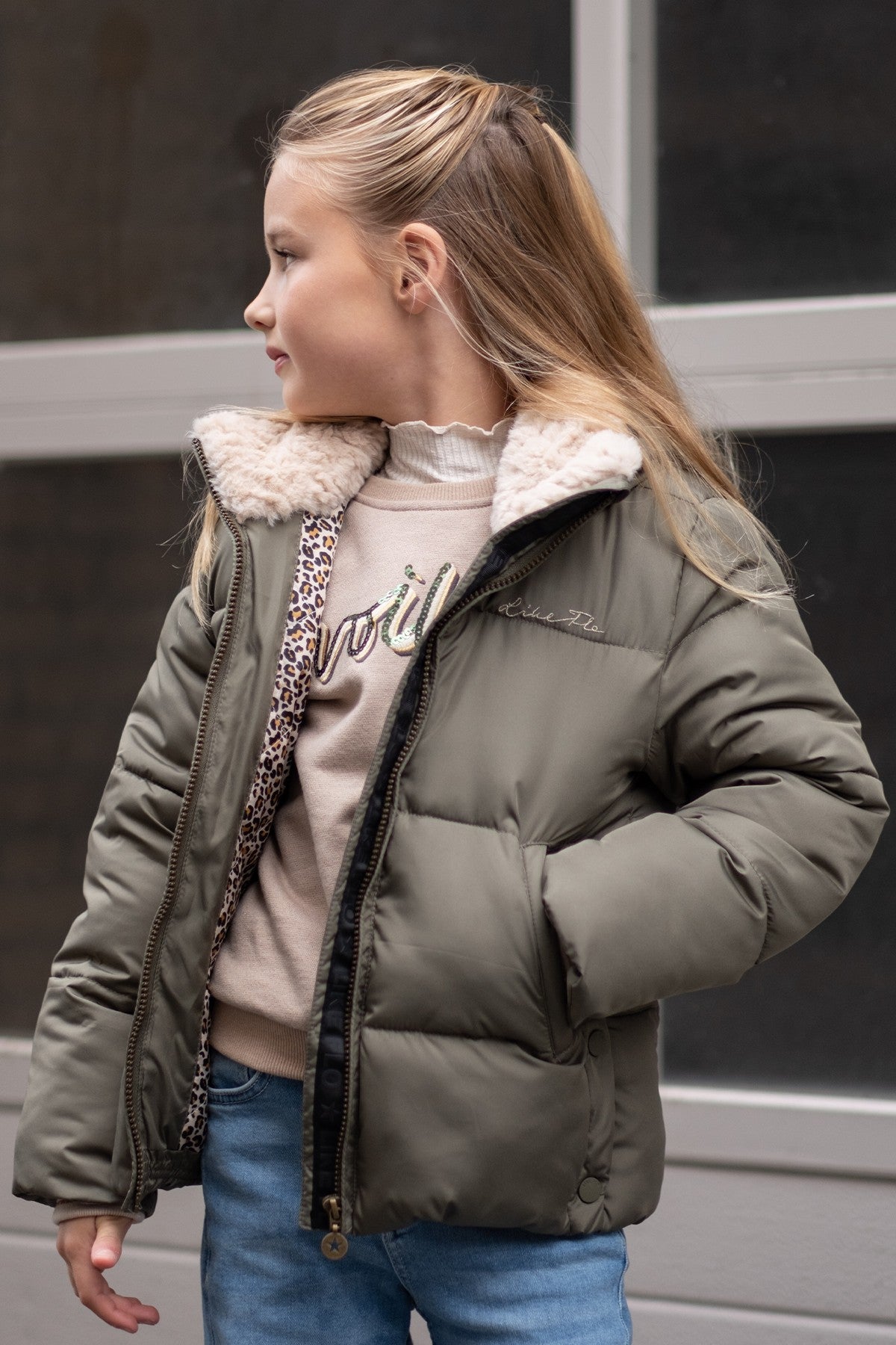 Like Flo Aelin jas Army