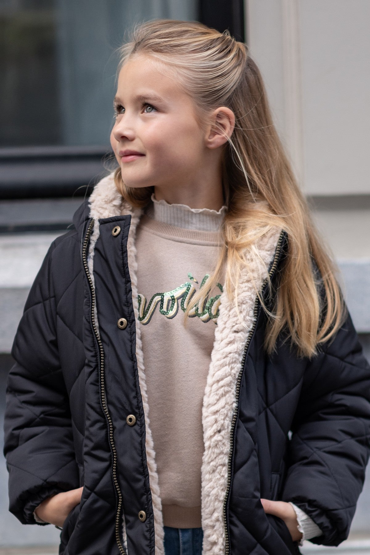 Like Flo Ariana jas Antra