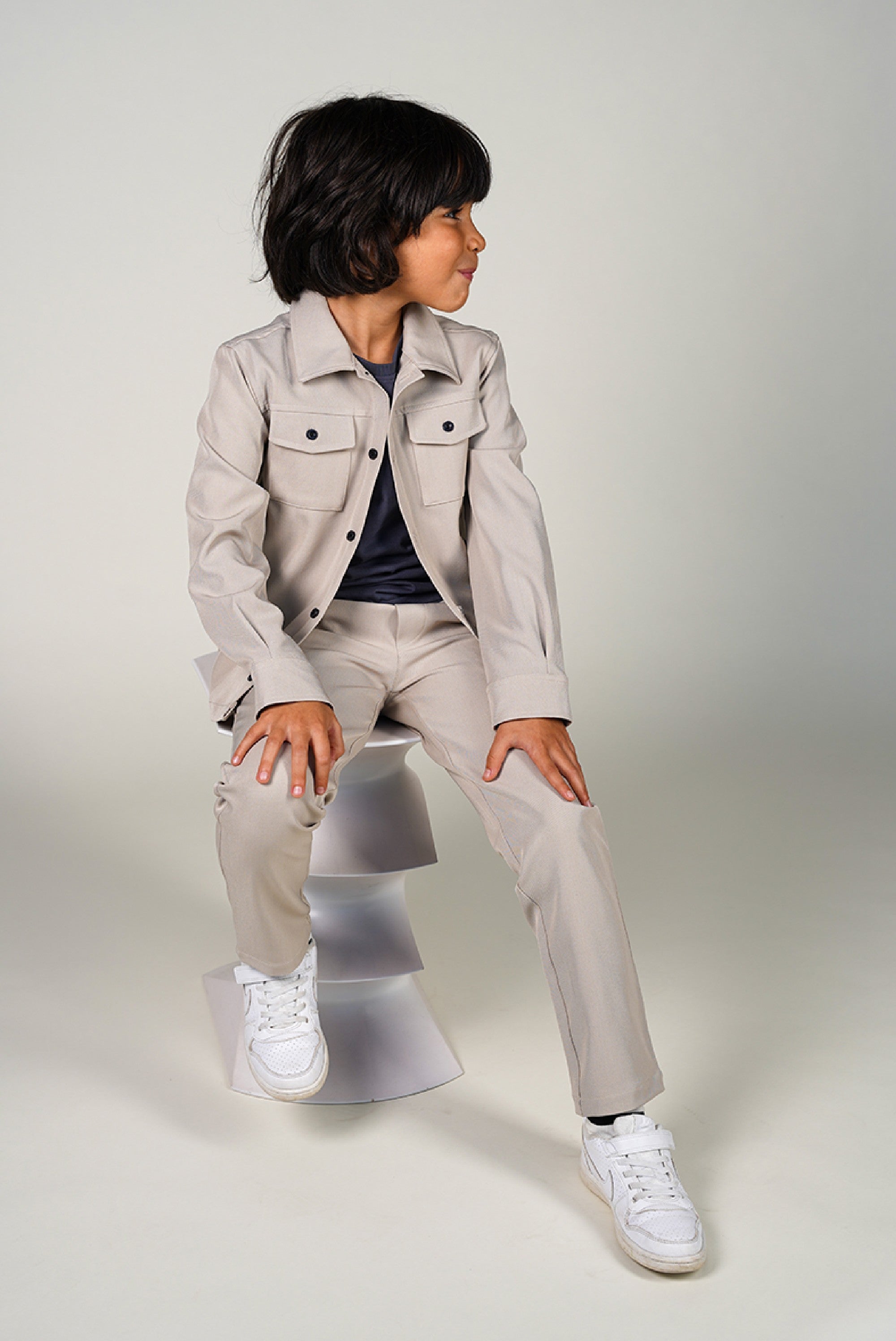 Le Chic Garcon EVILO overshirt. Oyster Grey