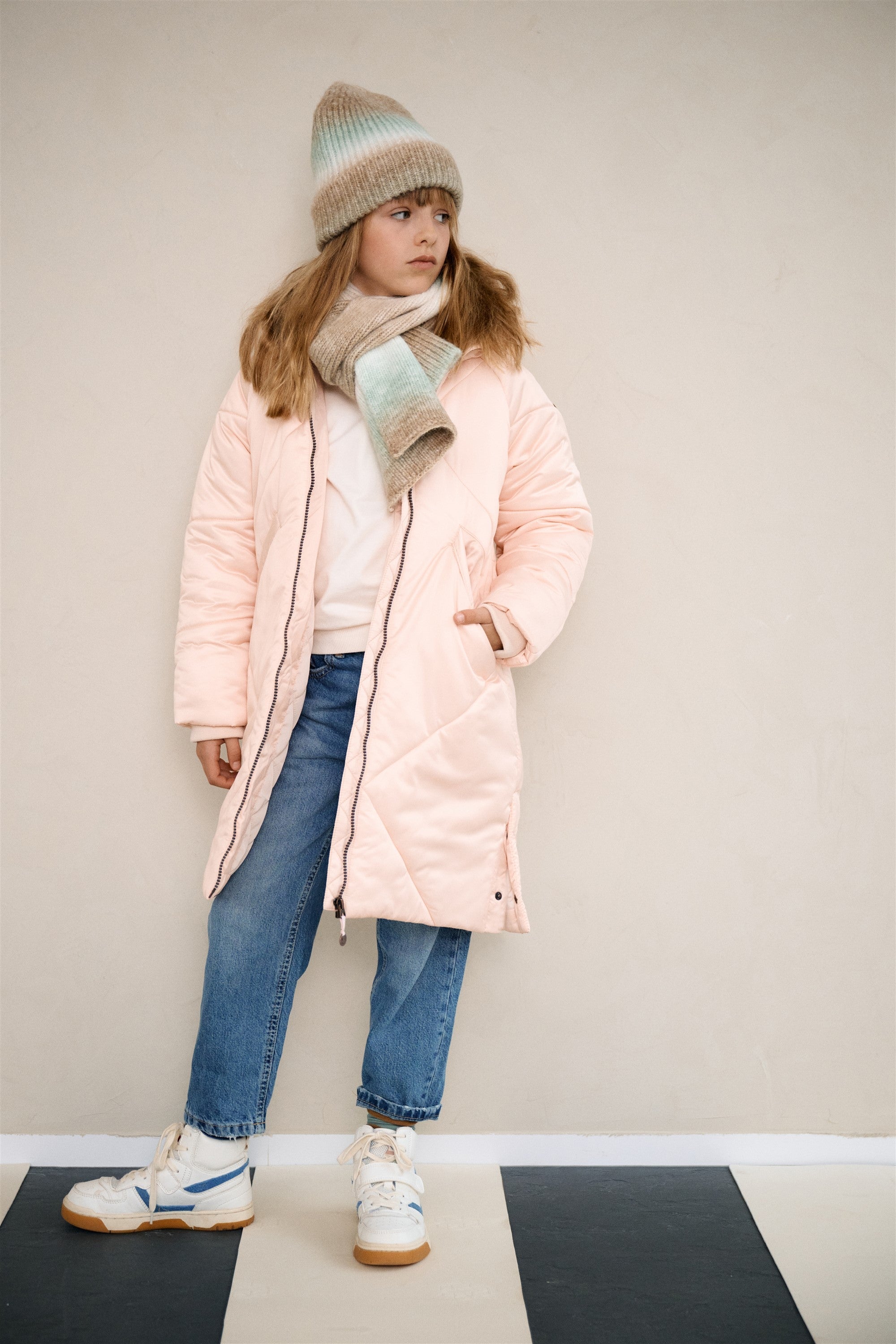 NoNo Beetle Lange Satijnen Winterjas met Capuchon Zand