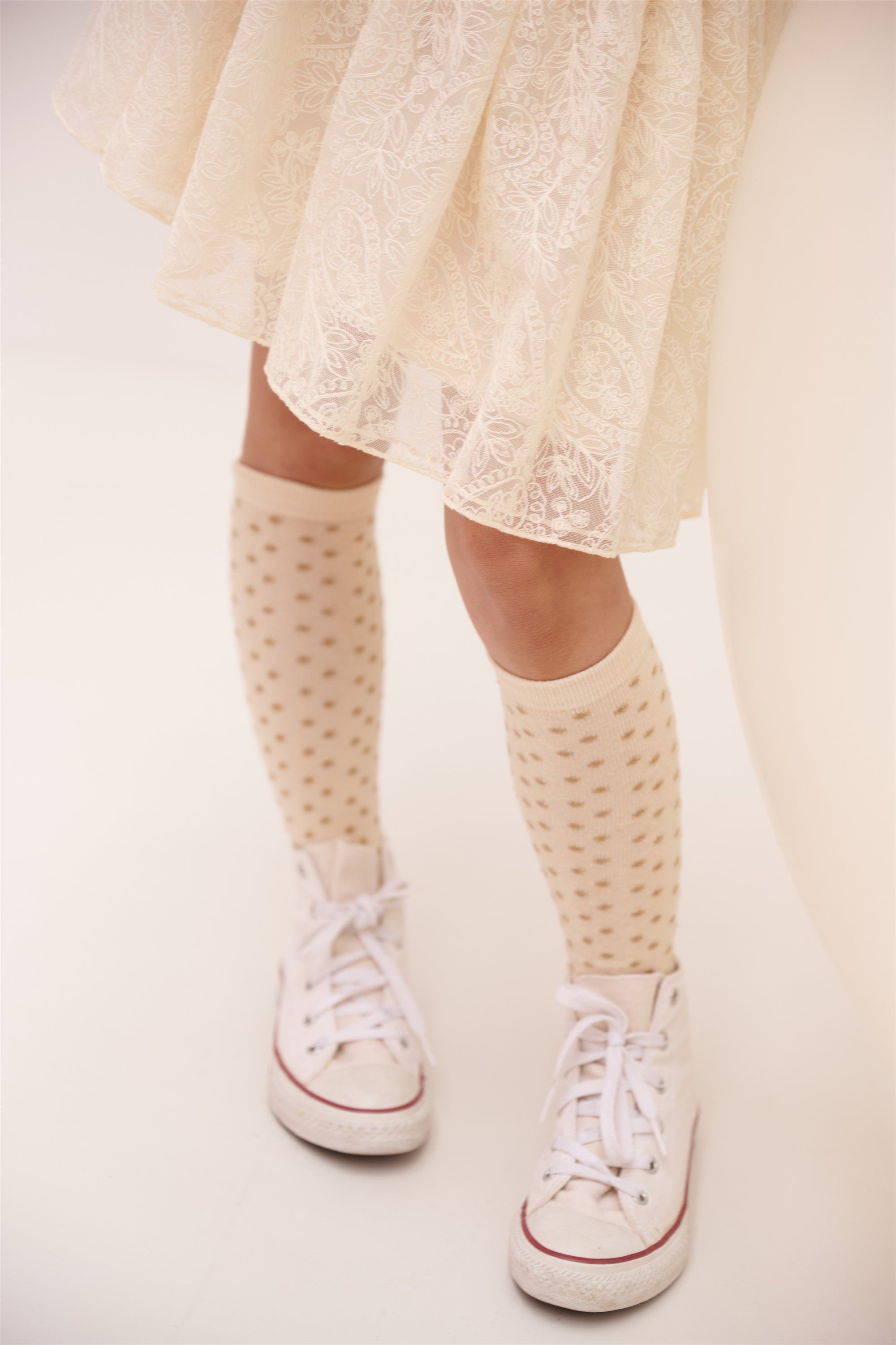 NoNo Rabi Lange Socken mit Punkten, Elfenbein