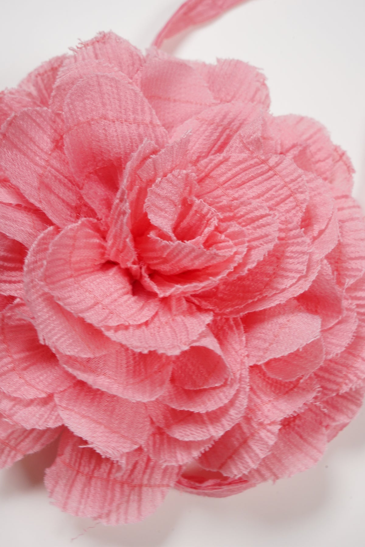 NoNo Flowers Accessoire: Stylen Sie Ihr Outfit mit einer Rose