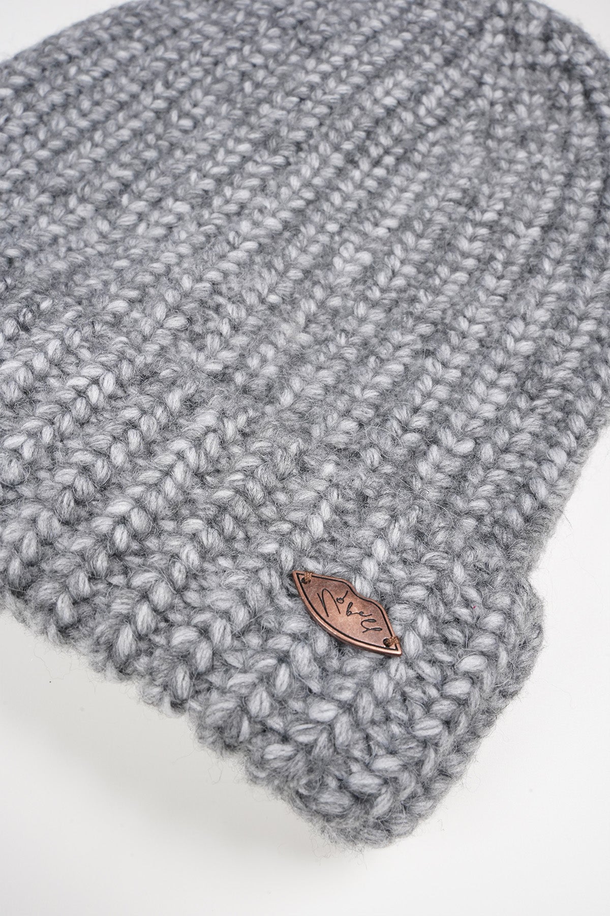 NoBell' Raya Gebreide Set: Sjaal en Muts Zwart Melange