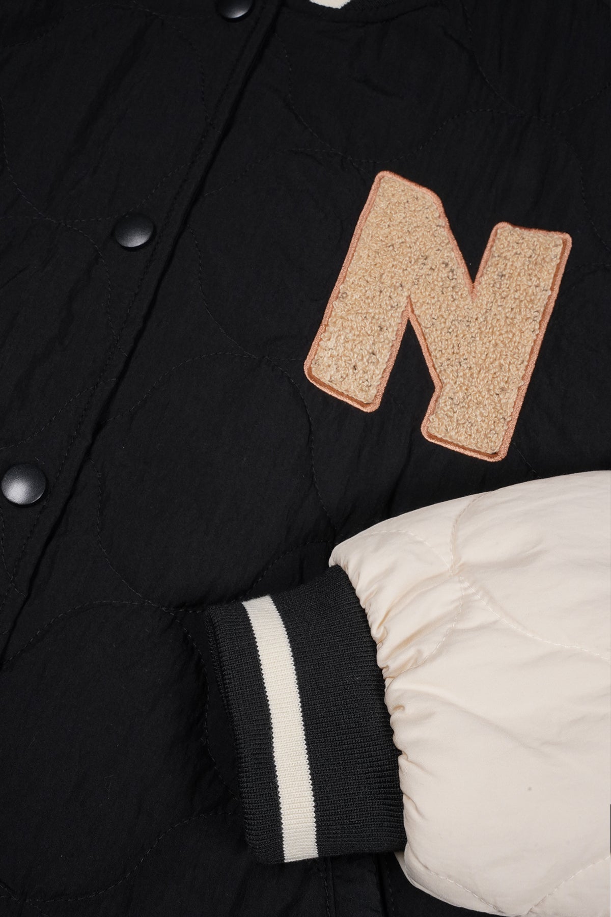 NoBell' Darsy Gestepte Varsity Bomberjas Zwart