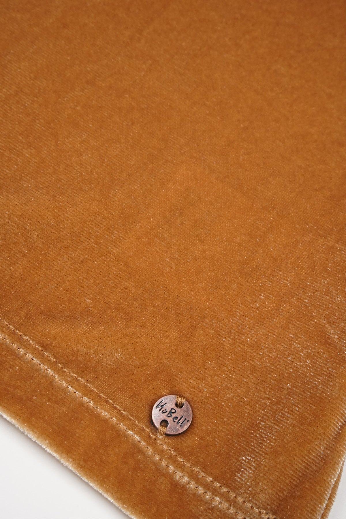 NoBell' Kelza Shiny Velours Off the Shoulder Top Zand