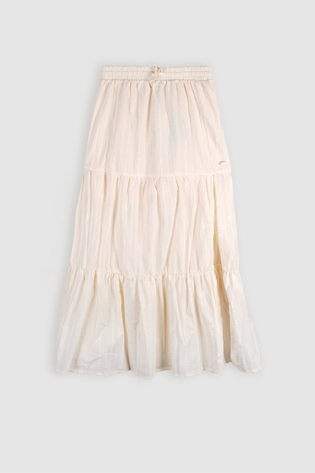 NoBell' Nael Maxi Rok met hoge split Ivoor