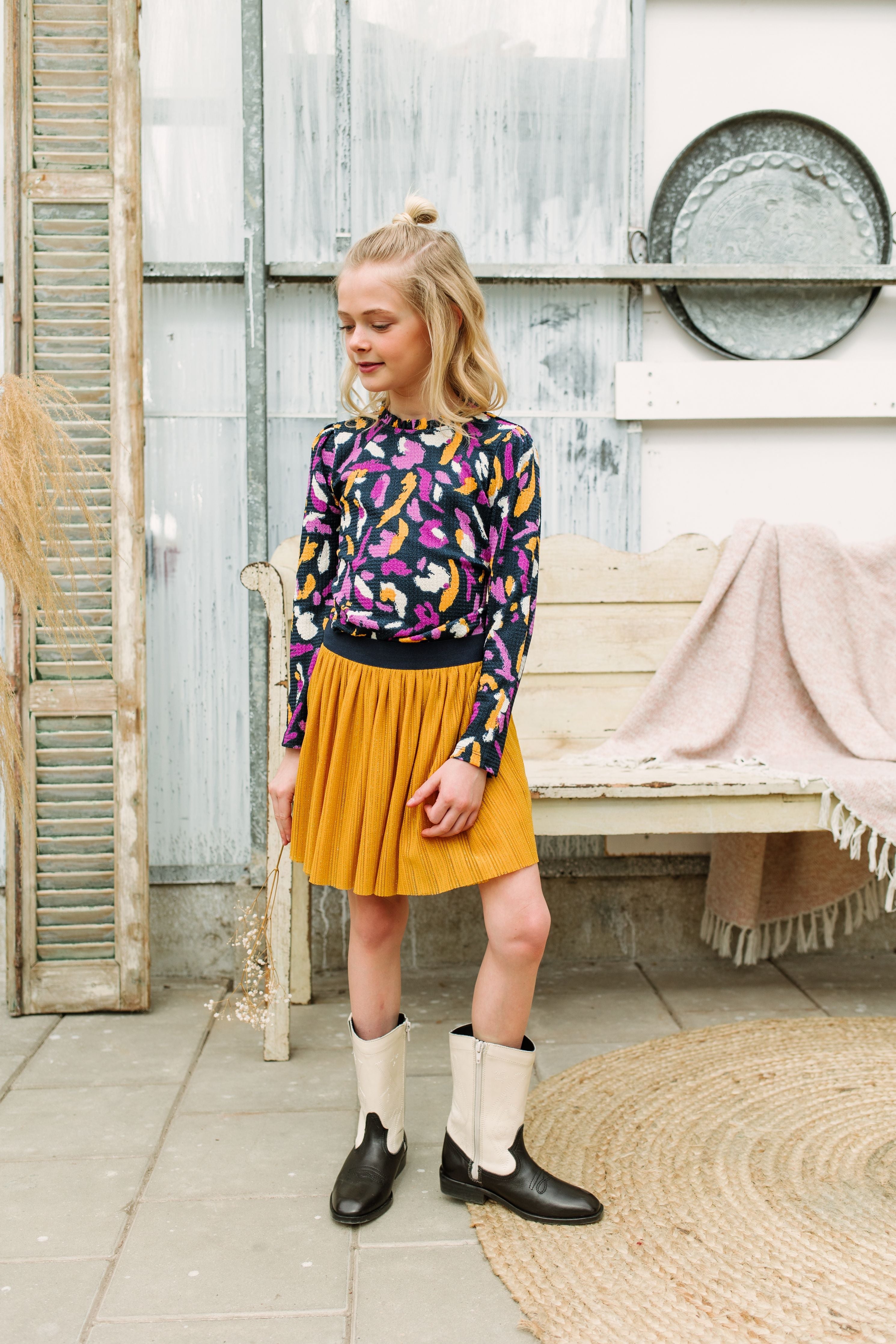 B.Nosy Fires Glitzerrock Gelb