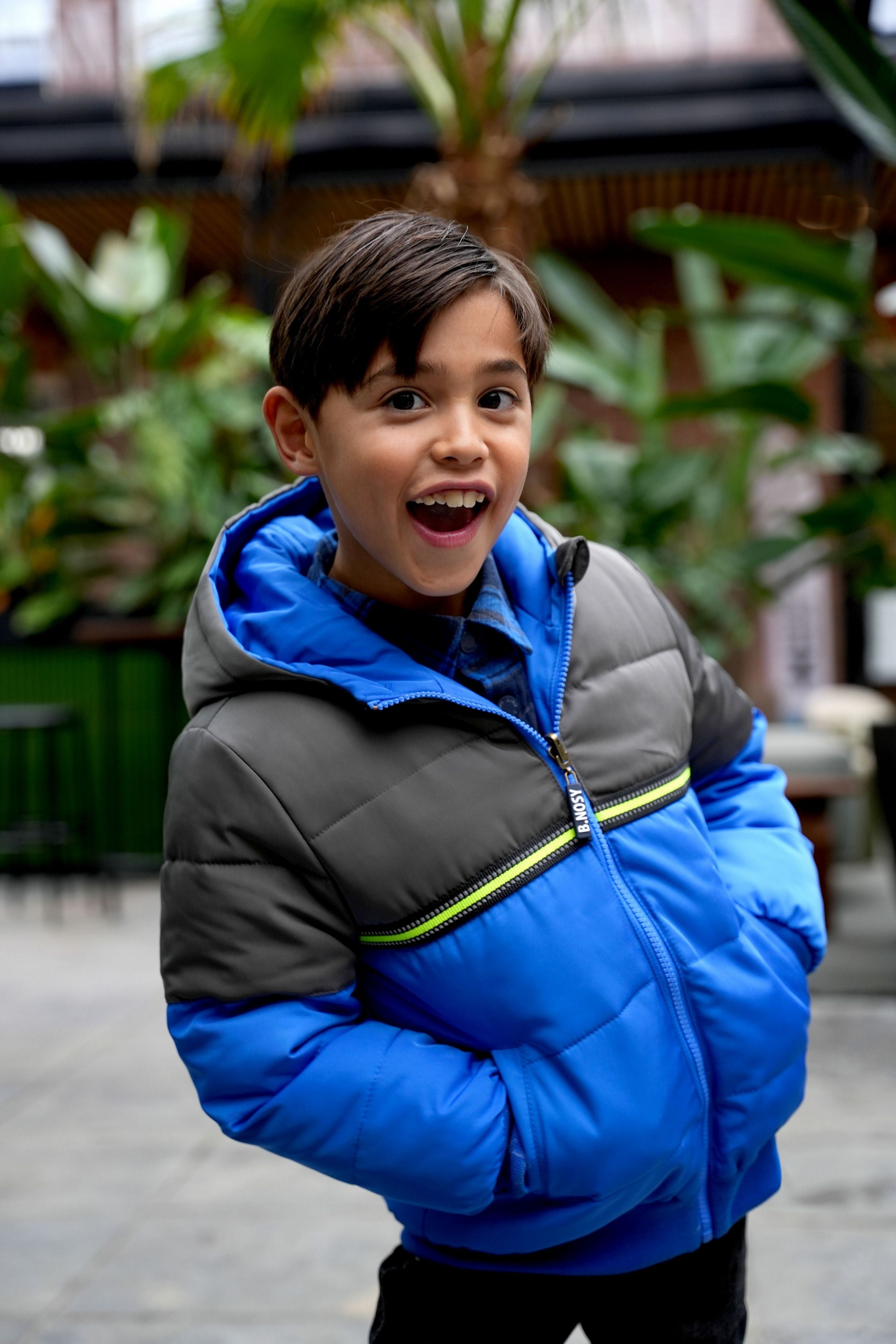 B.Nosy Joah Jas Blauw