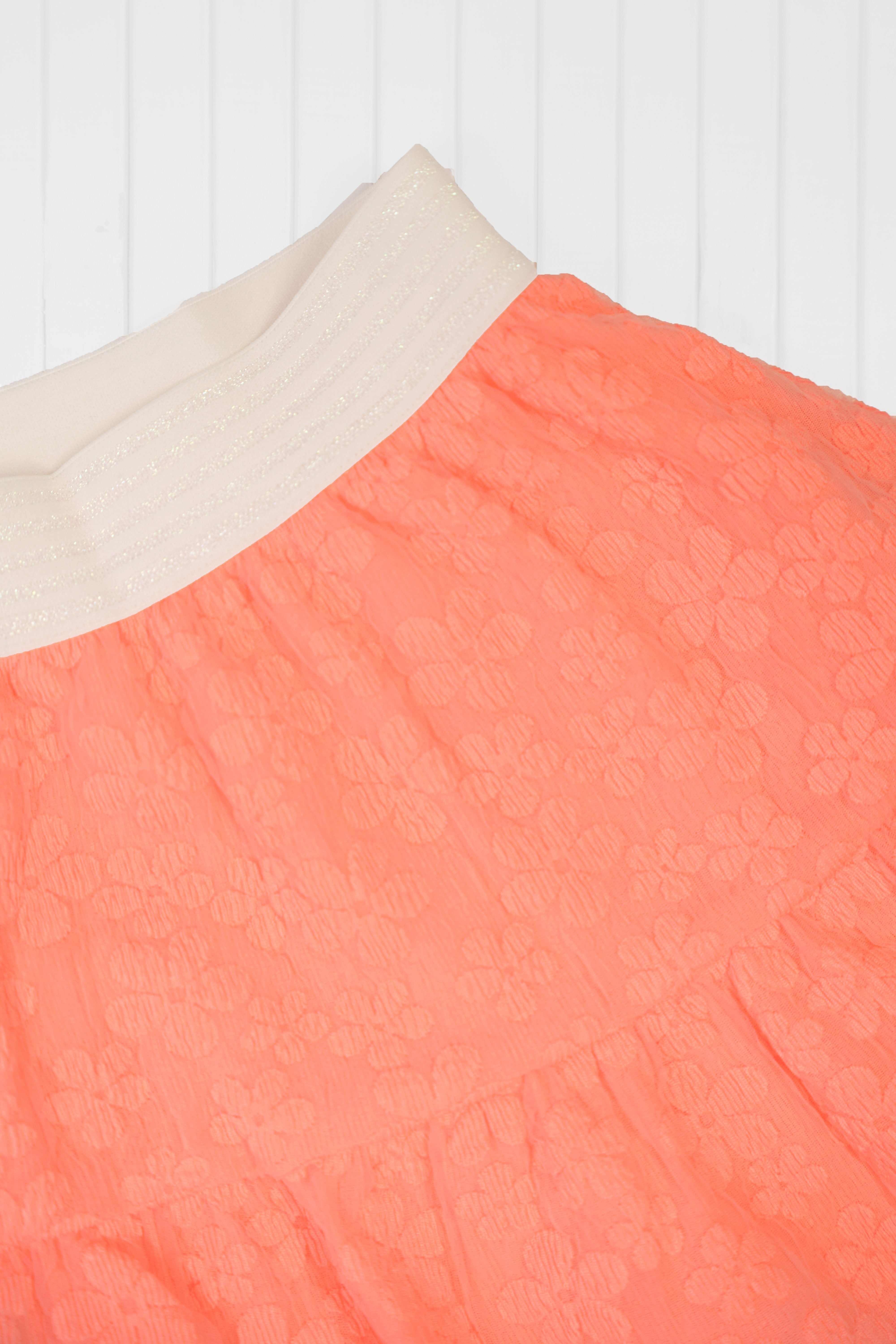 B.Nosy rok Romy neon peach Blossom