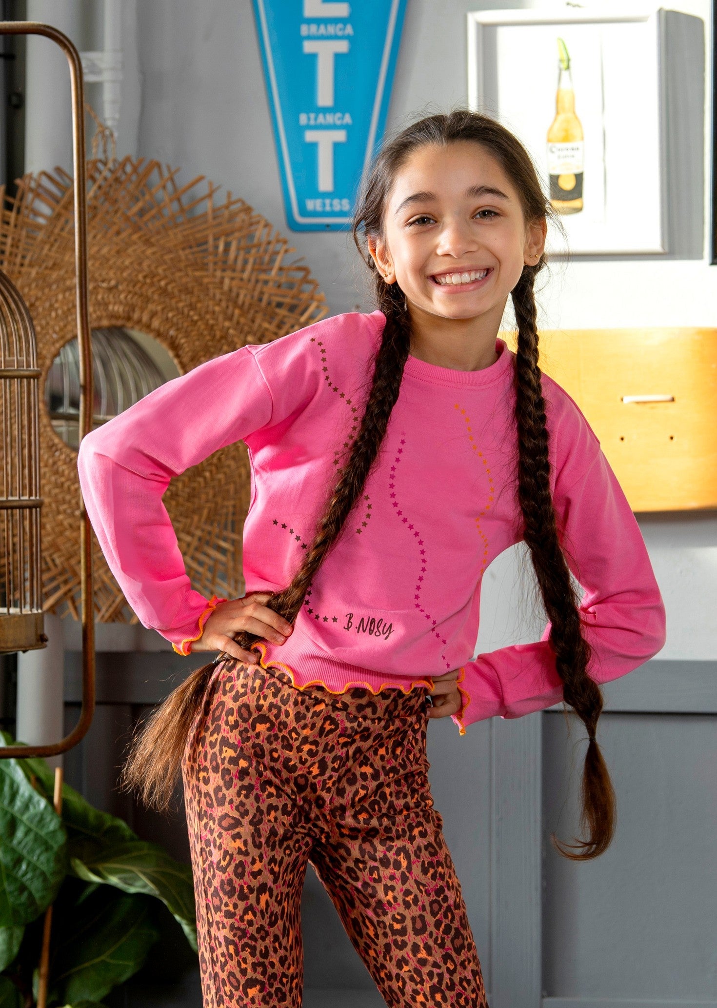 B.Nosy Sue Sweater Roze