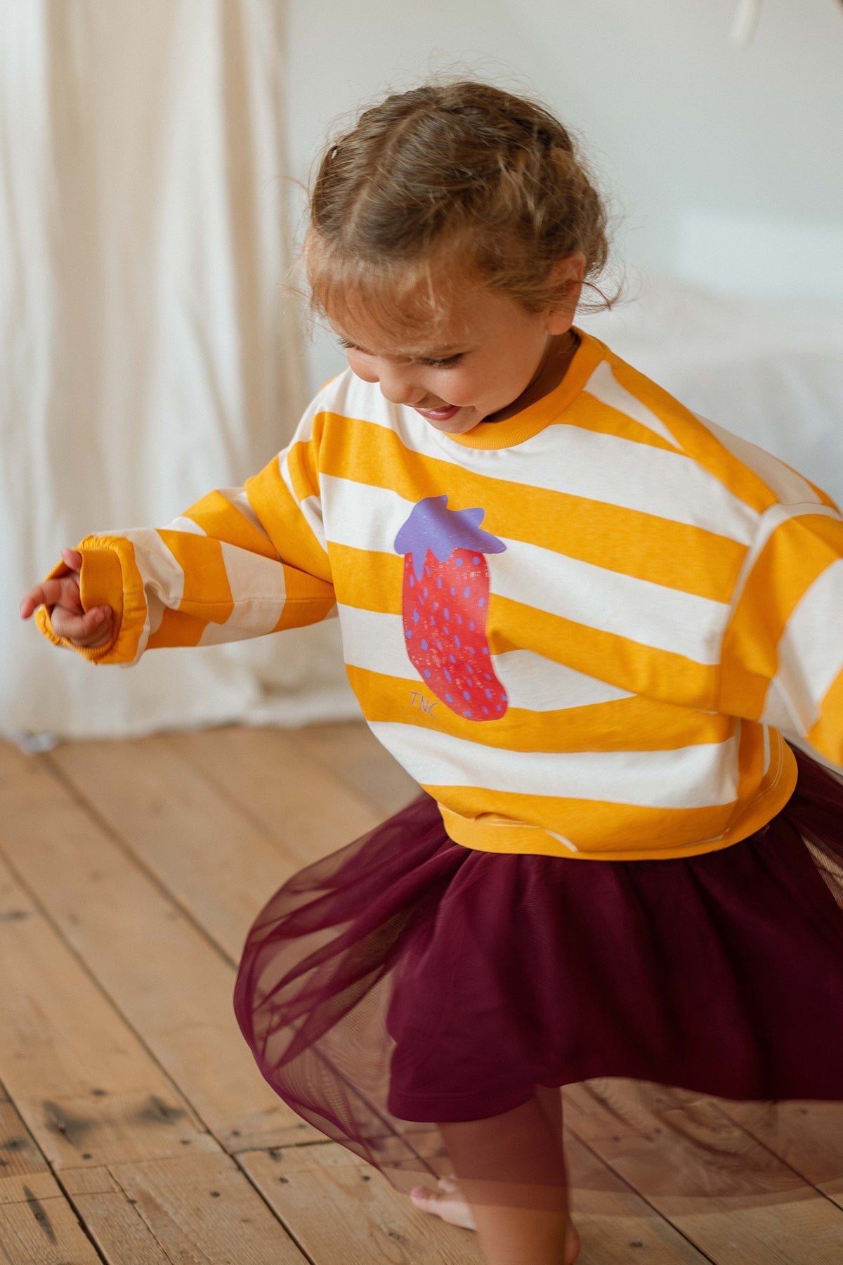 The New Chapter Luna skirt bordeaux bold colors