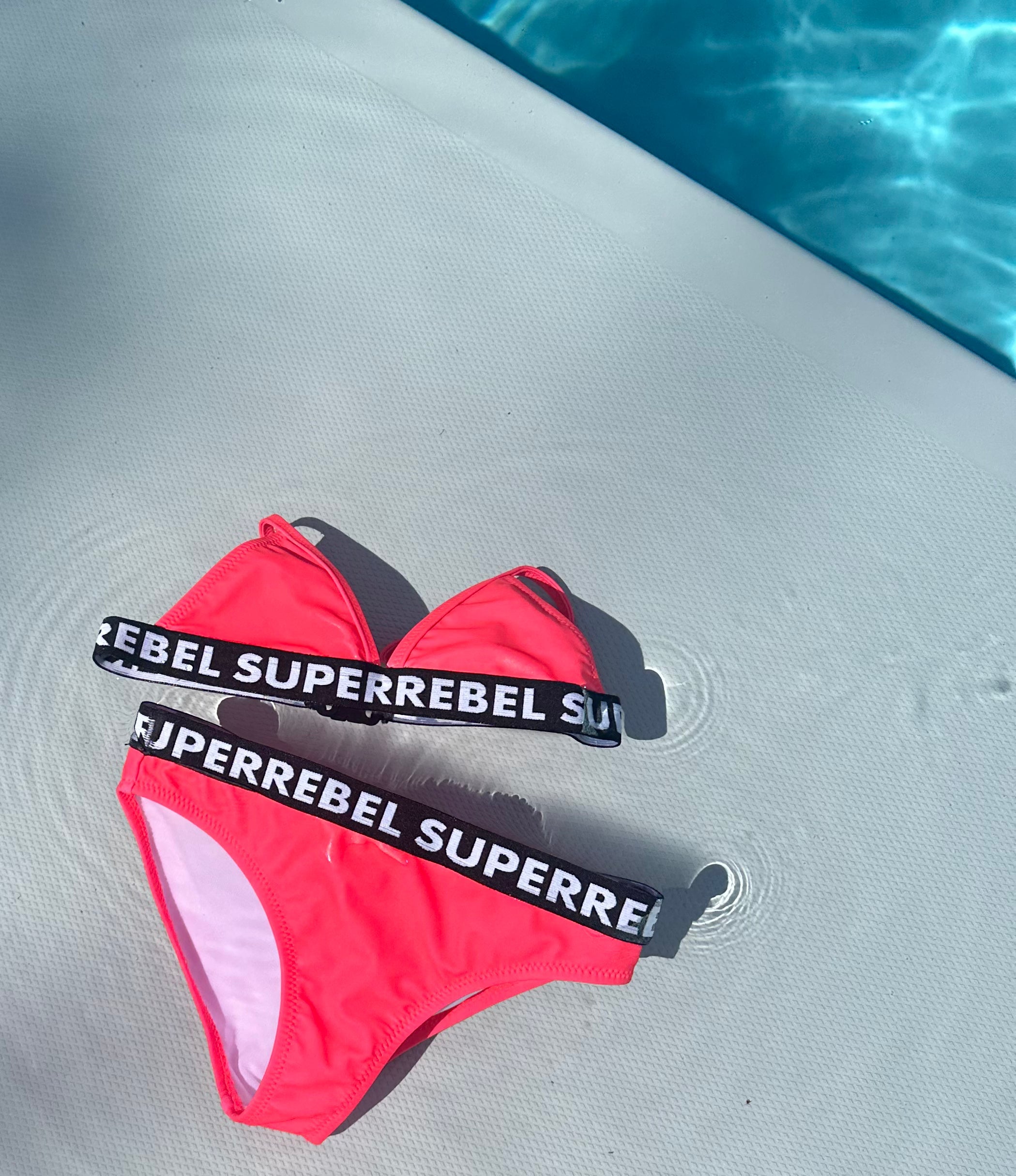 Isla Triangle Bikini Red