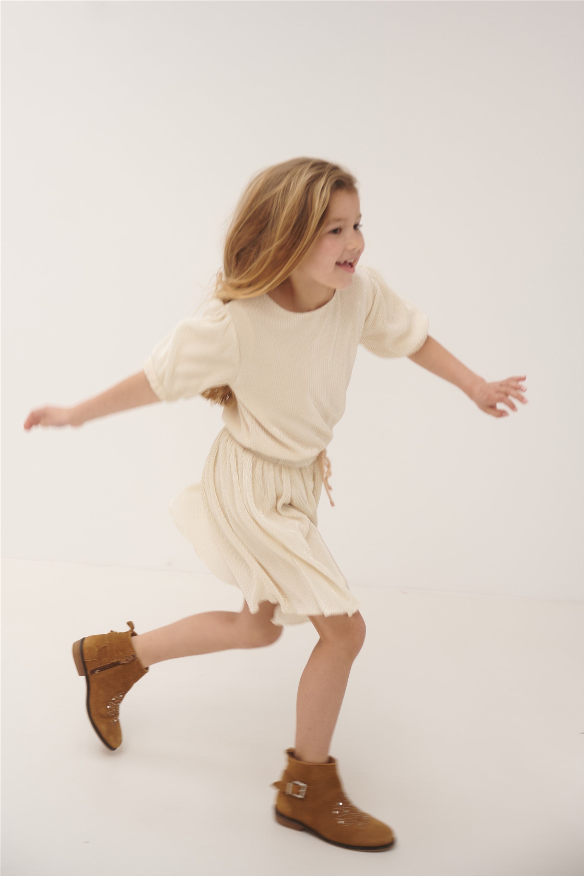 NoNo Merel Kleid Hellgold