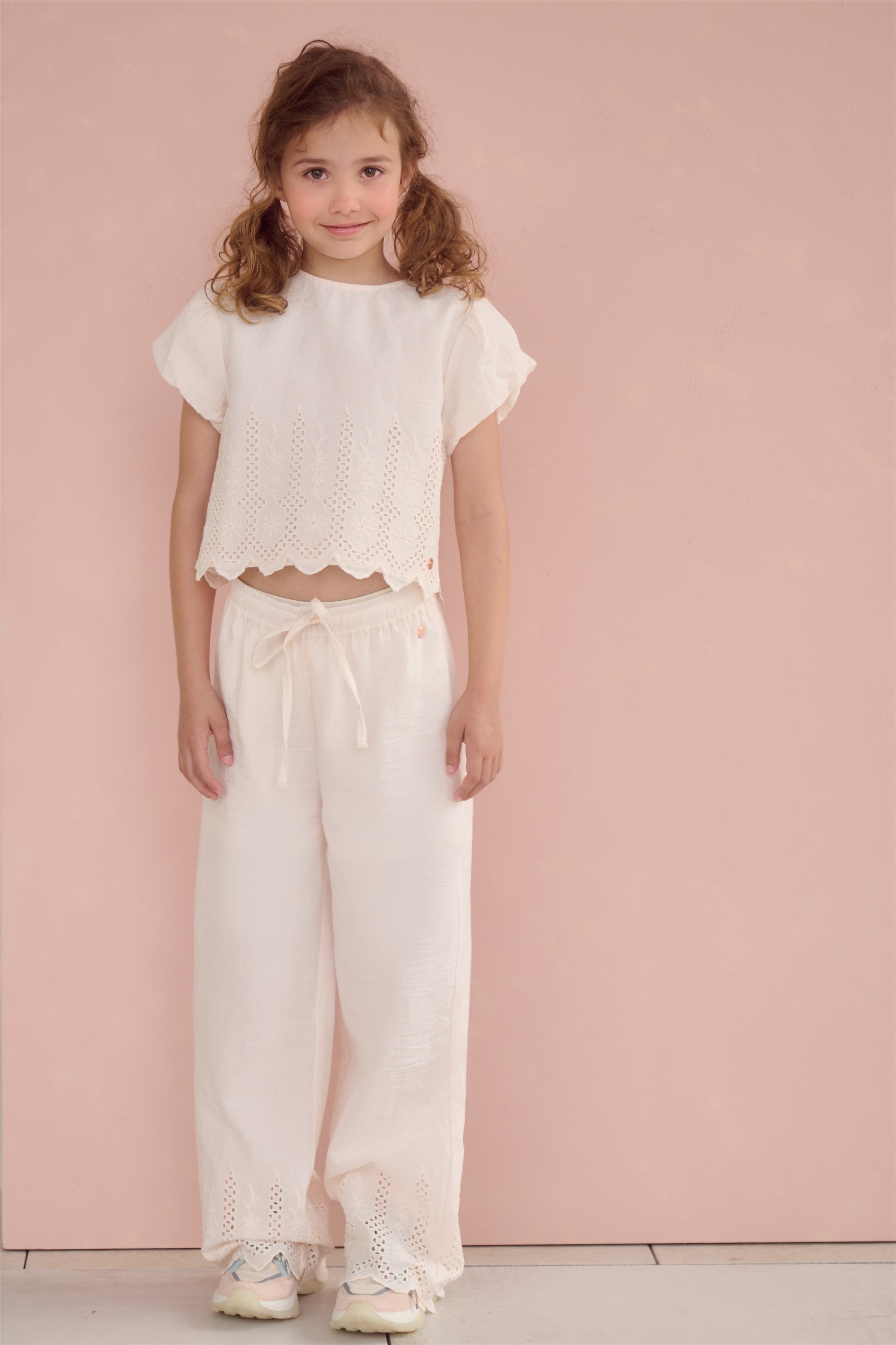 NoNo Tika Bluse mit besticktem Rand Hellrosa