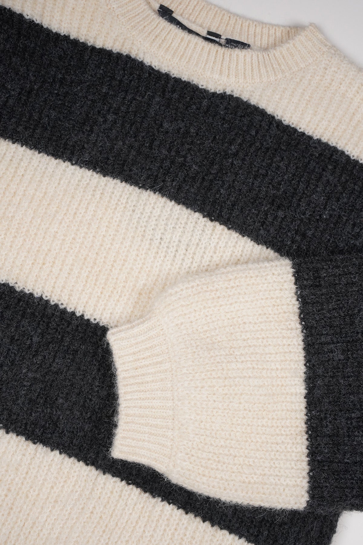 NoBell' Kate Sweater Zwart