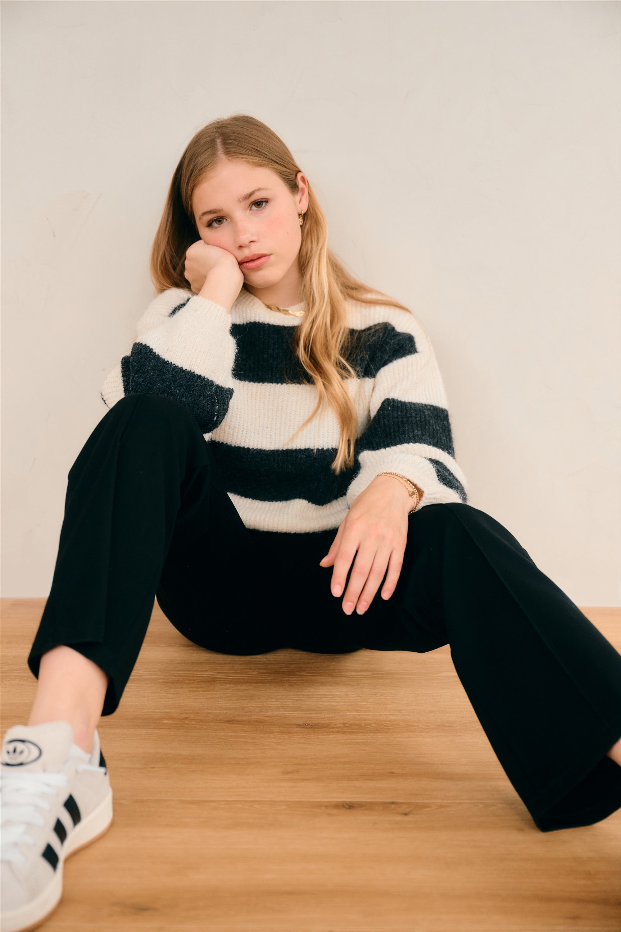 NoBell' Kate Sweater Zwart