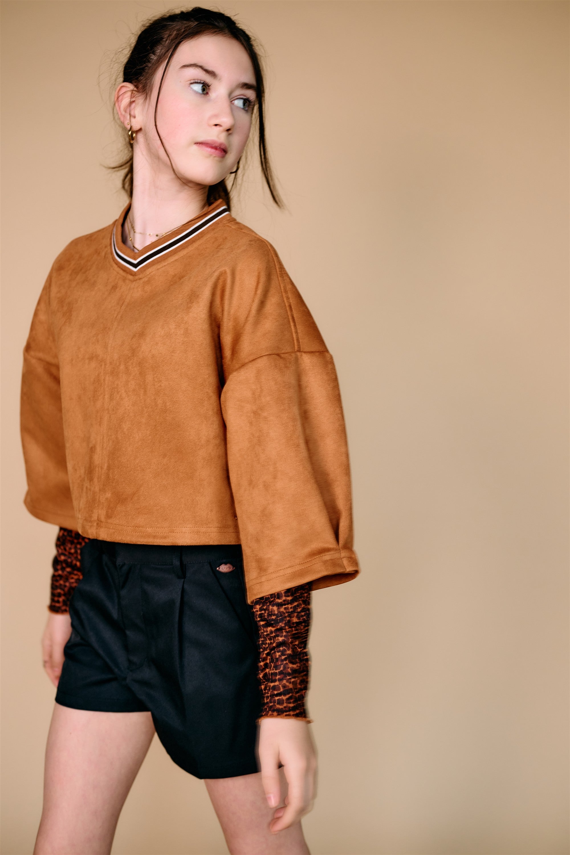 NoBell' Kay Oversized Suedine Top Bruin