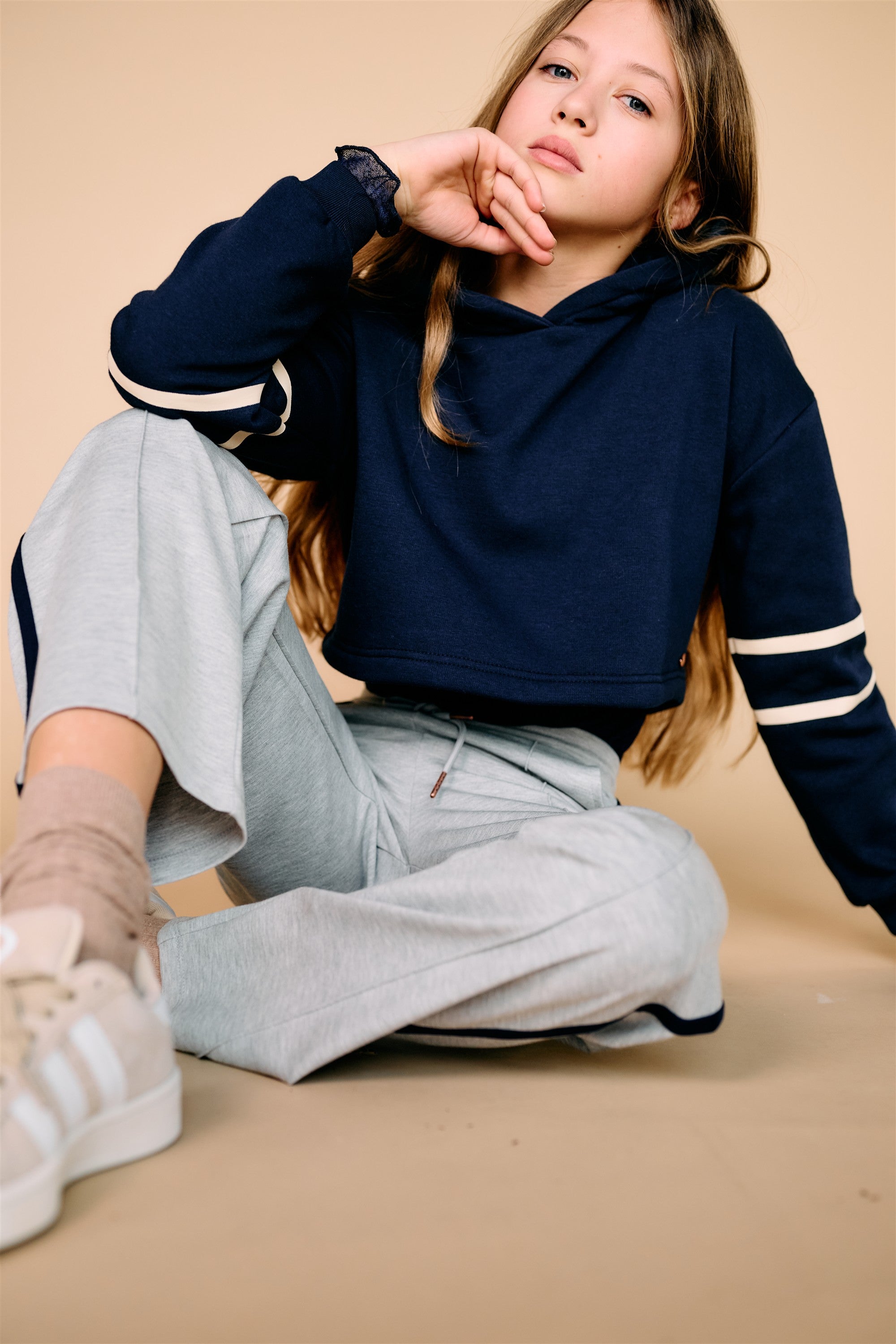 NoBell' Kumy Superzachte Cropped Sweater met Capuchon Donkerblauw