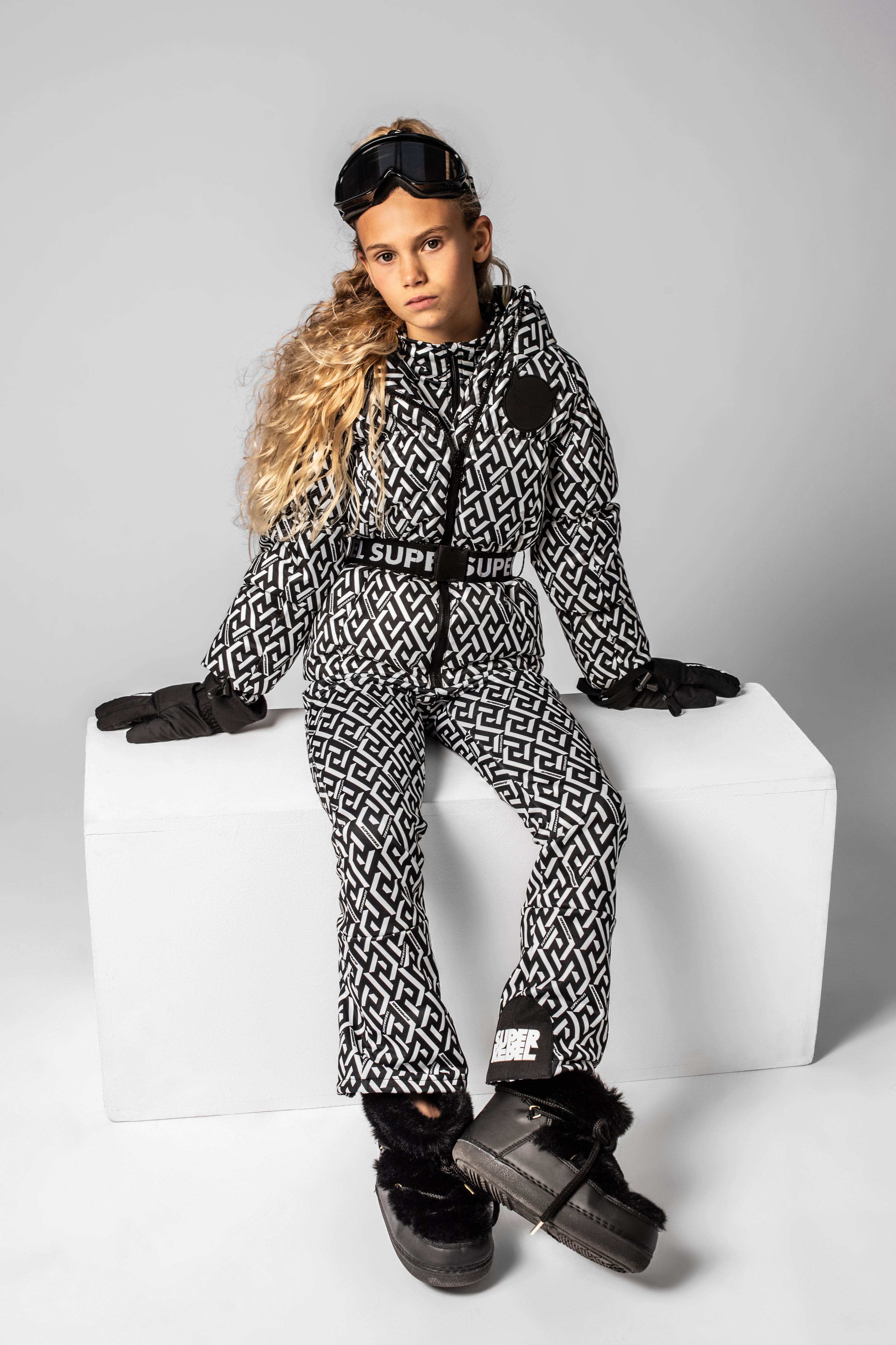 SuperRebel Puff Hooded Jacket Graphic Black