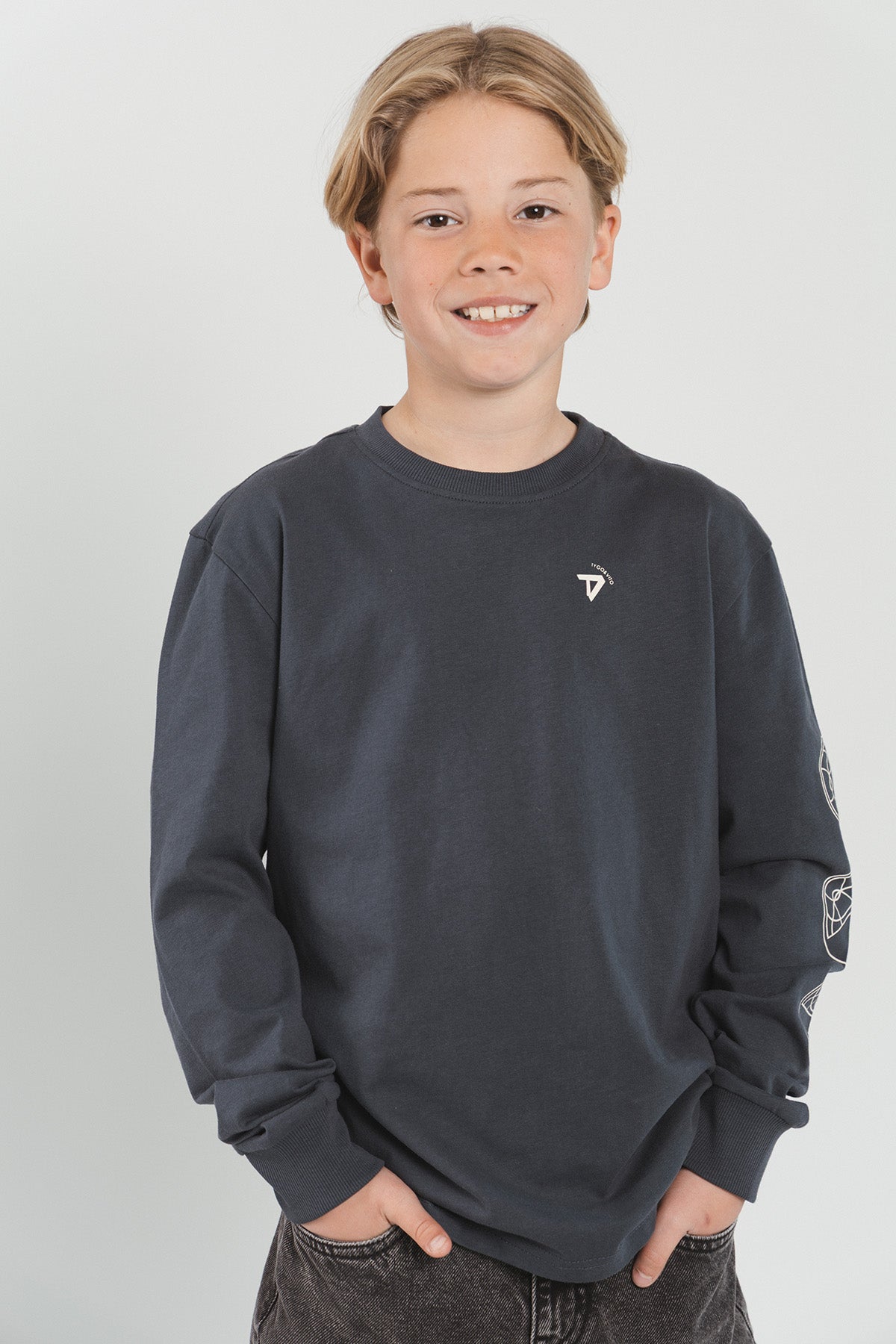 TYGO&vito Longsleeve Nox Oversized fit Donkergrijs