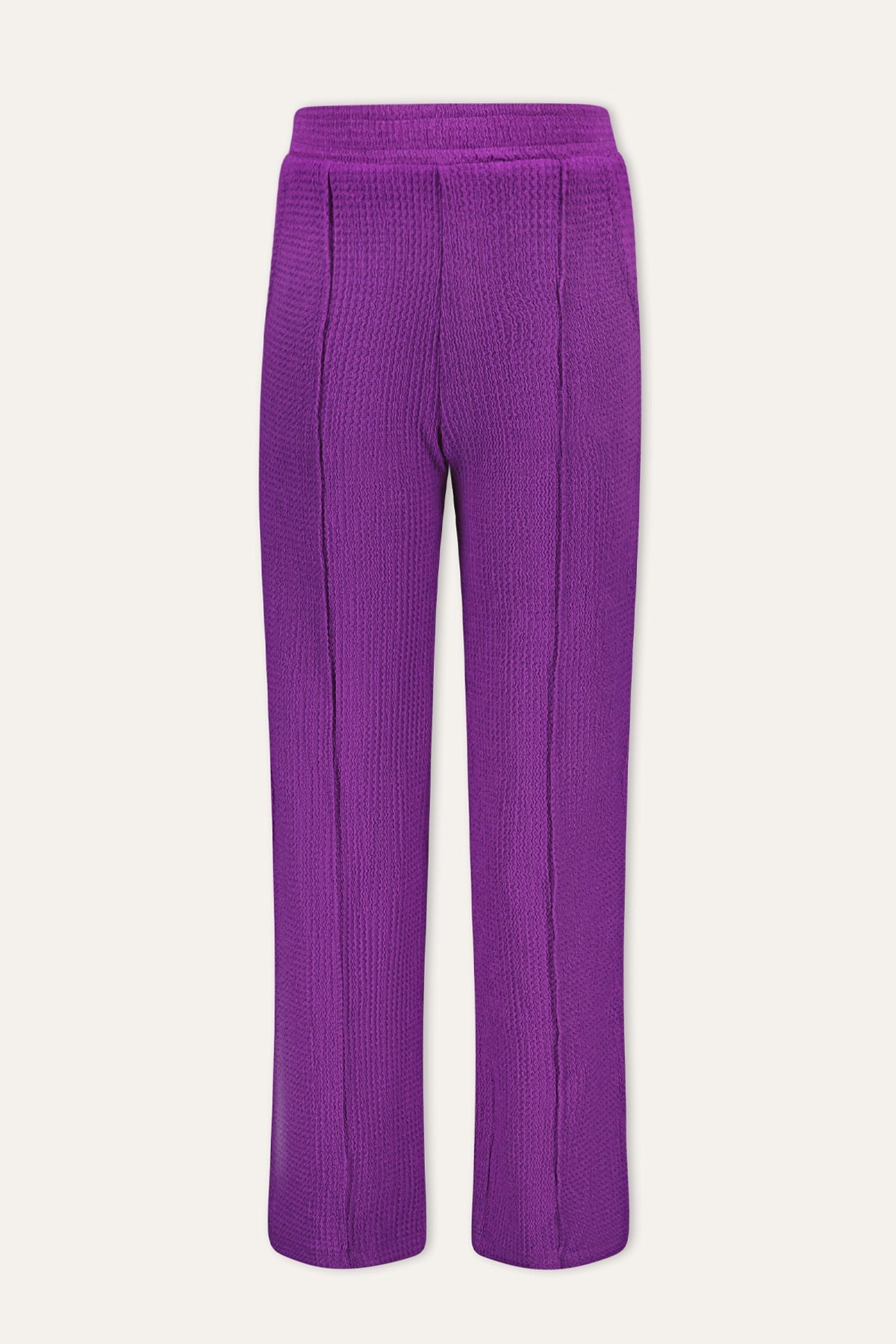 B.Nosy Gia Broek