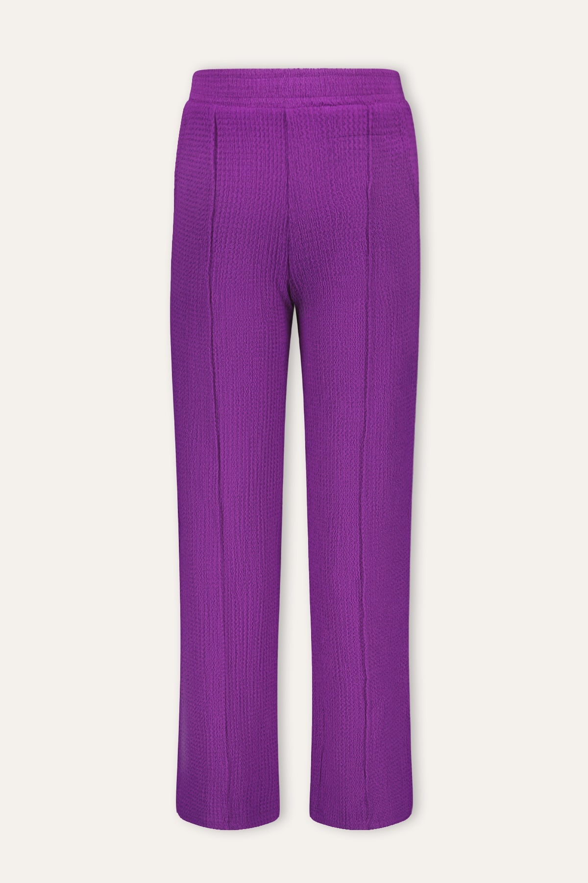 B.Nosy Gia Broek