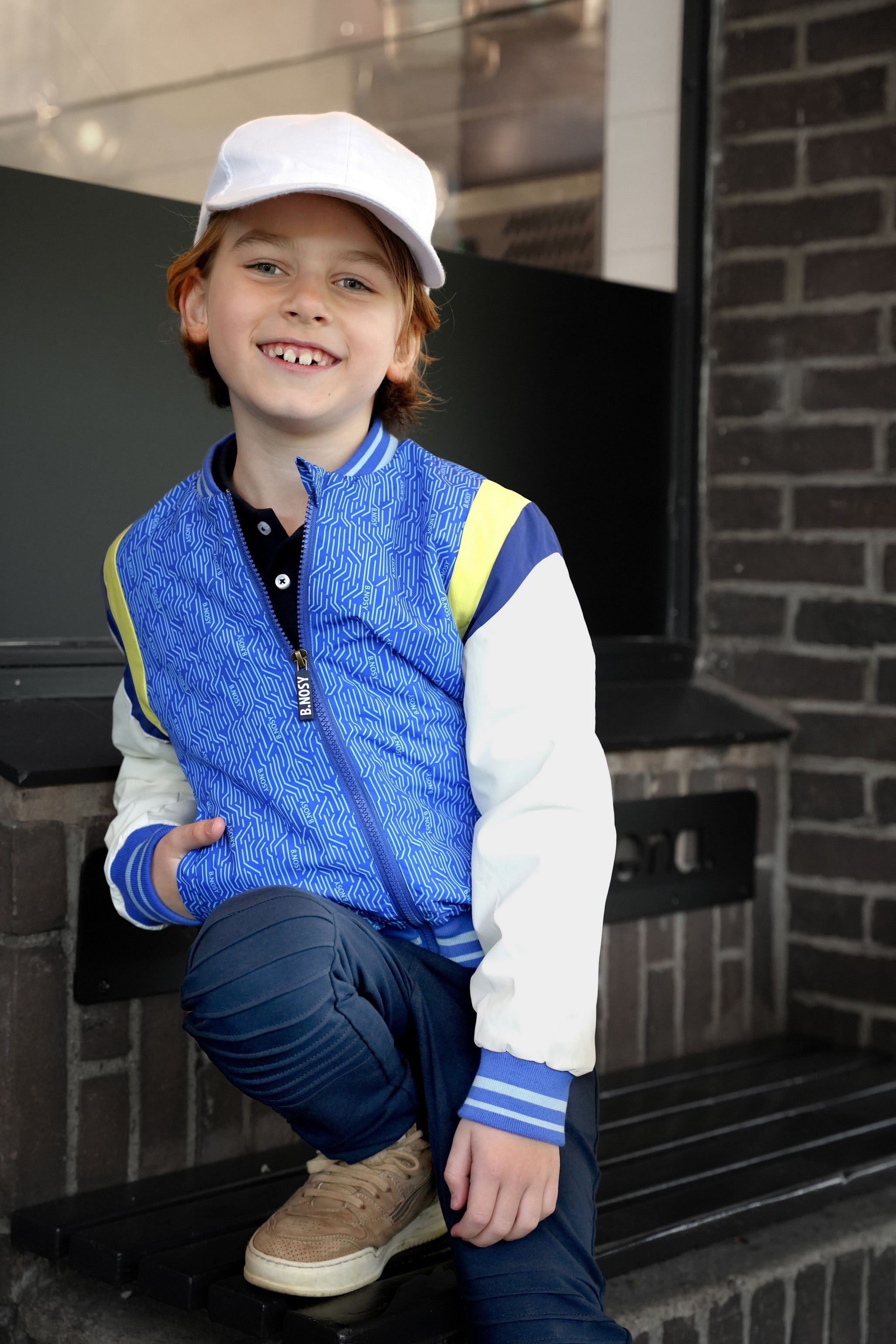 B.Nosy James Jacke blau