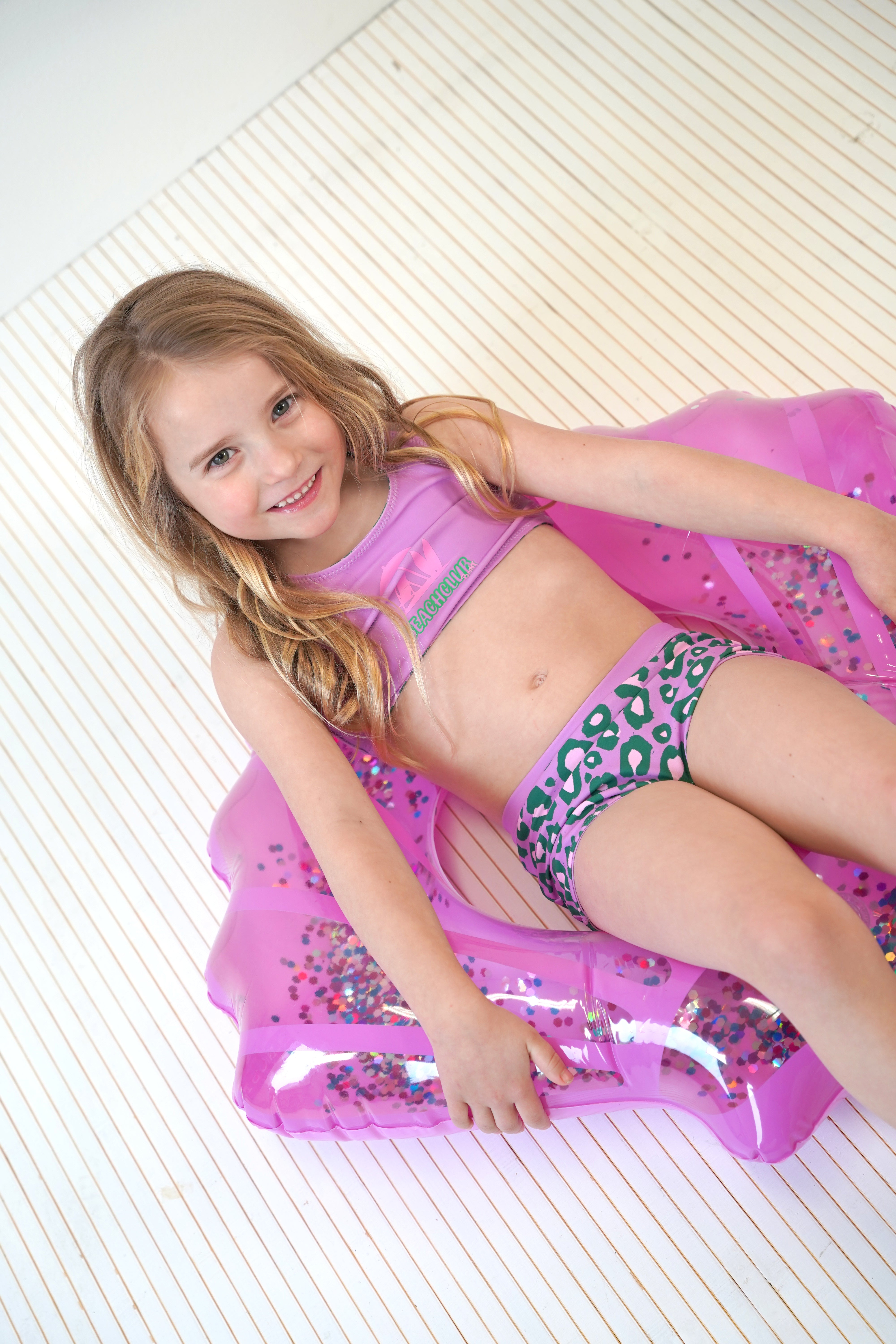 B.Nosy Wendebikini Winona Twirling
