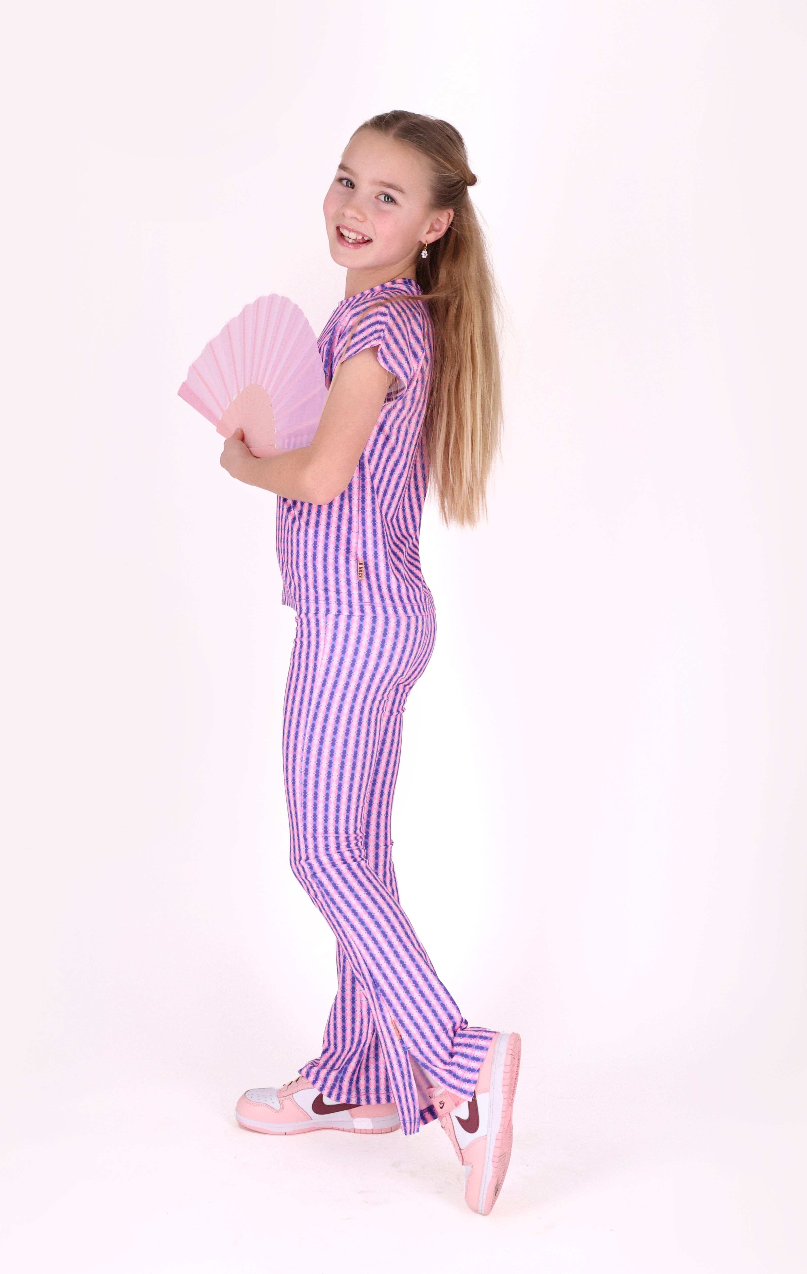 B.Nosy Phoebe flared broek cheery folk