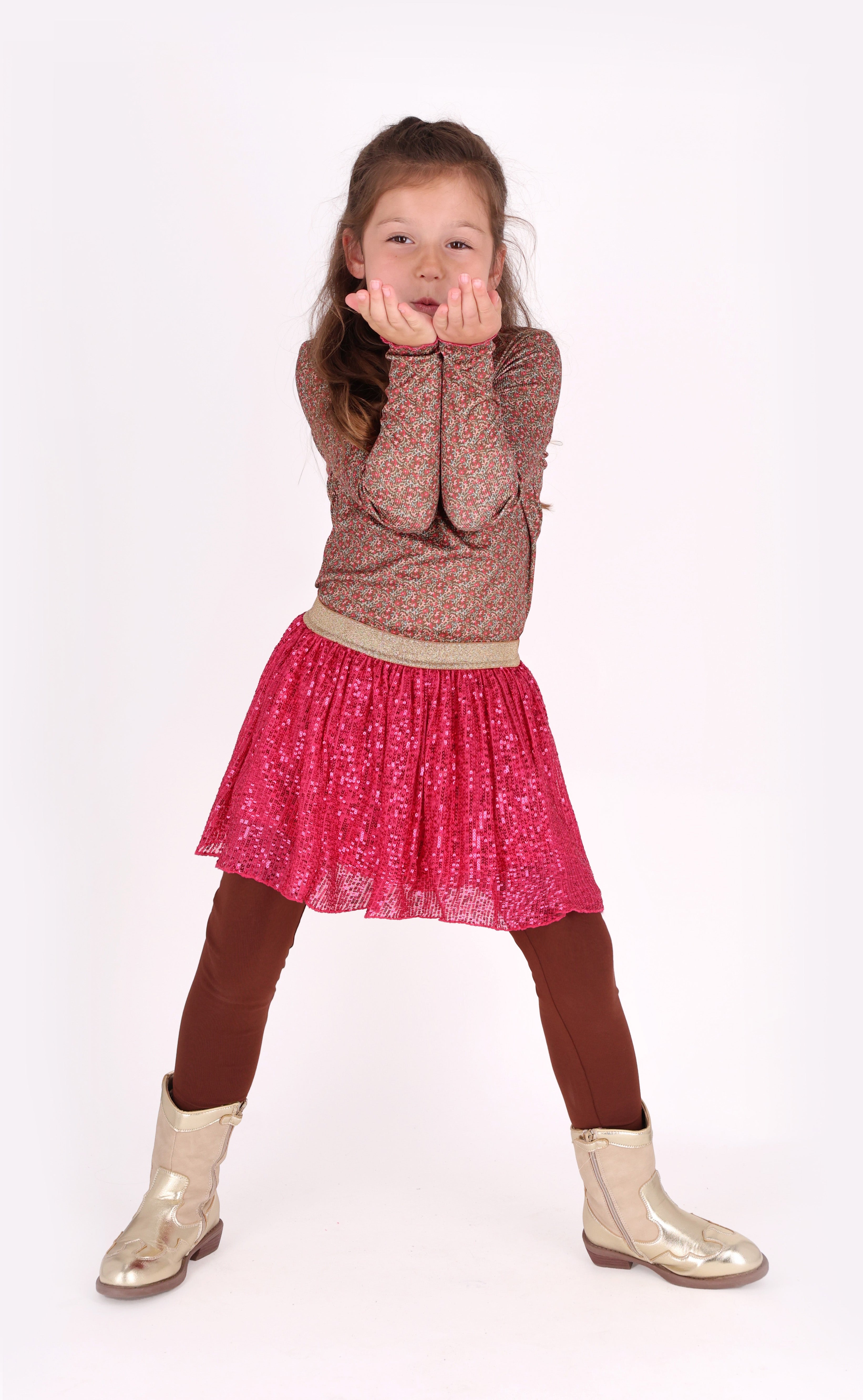 B.Nosy Raisa Rok Roze